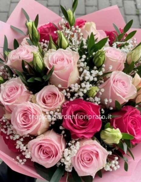 Bouquet essenziale di rose rosa