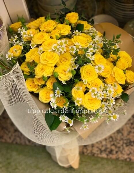 Bouquet essenziale di rose gialle