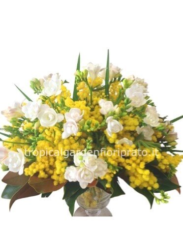 Bouquet essenziale di fresie e mimosa