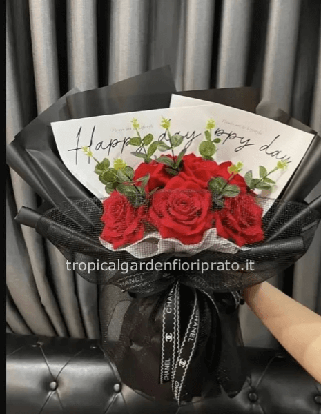 Rose rosse bouquet , testa grande, con confezione nera trendy