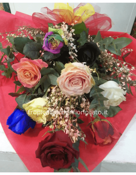 Mazzo di rose a gambo lungo multicolor