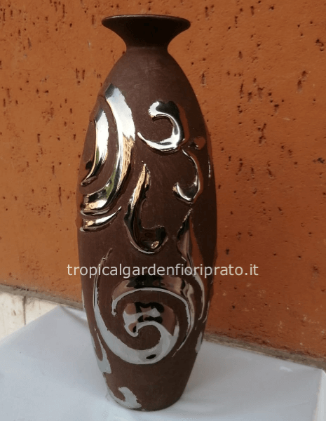 Vaso lavorato in rilievo- ceramica