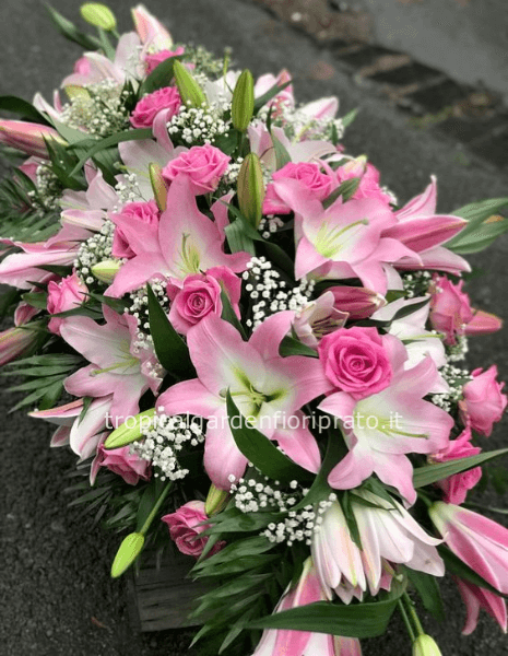 Cuscino essenziale con lilium e rose ,bianco e rosa