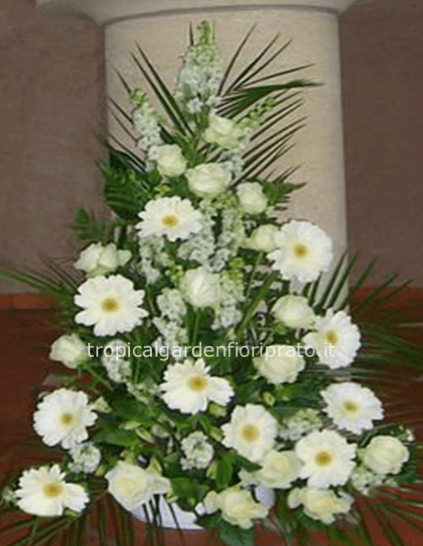 Composizione funebre con fiori bianchi