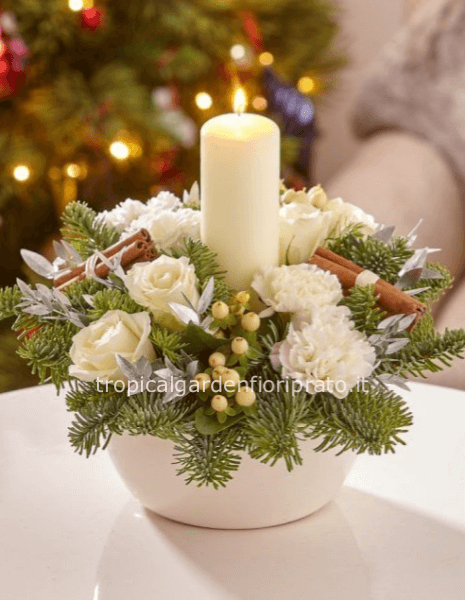 Centrotavola tondo di buone feste con fiori bianchi