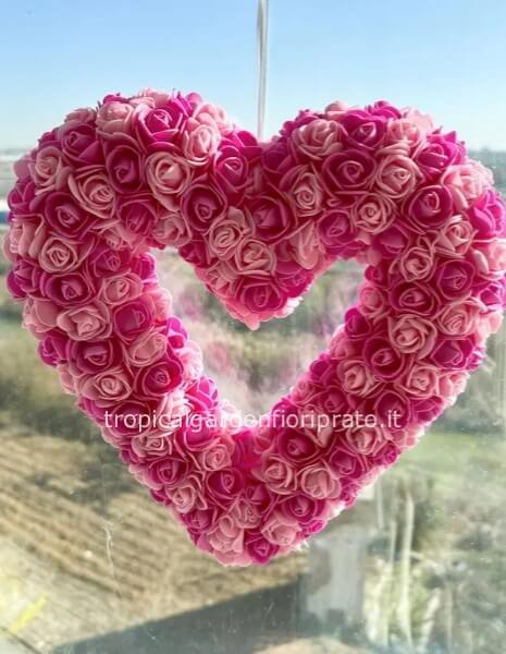 Cuore di rose rosa bicolor
