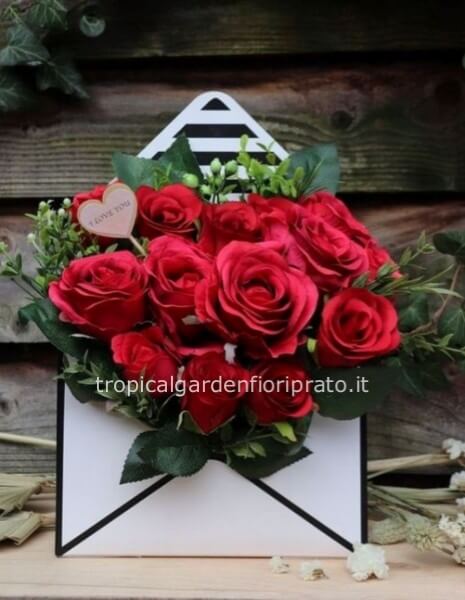 Busta box essenziale con rose rosse