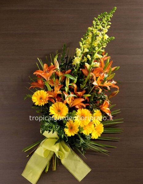 Mazzo funebre a Prato con fiori di colore giallo e arancio