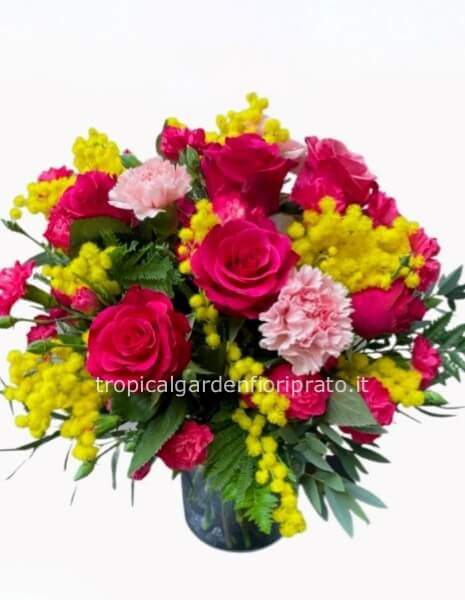 Bouquet fucsia essenziale con mimosa