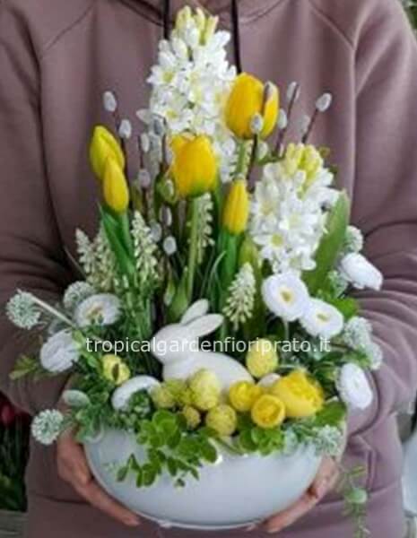 Composizione fiori pasquale