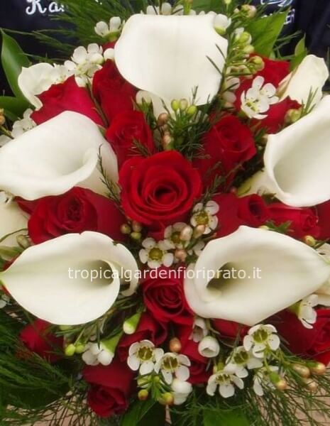 Bouquet  essenziale di calle e rose