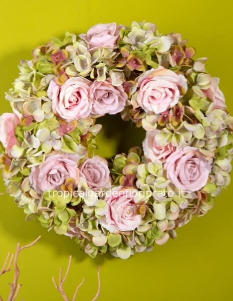 Ghirlanda  con rose artificiali