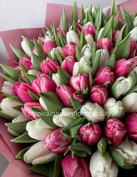 Bouquet essenziale di tulipani bianchi e rosa