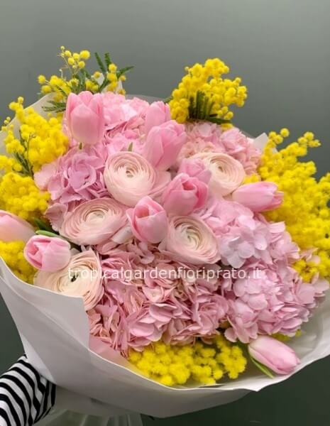 Bouquet elegante ortensie, tulipani , rose e mimosa