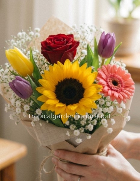 Bouquet con tulipani, 1 rosa rossa e fiori di stagione